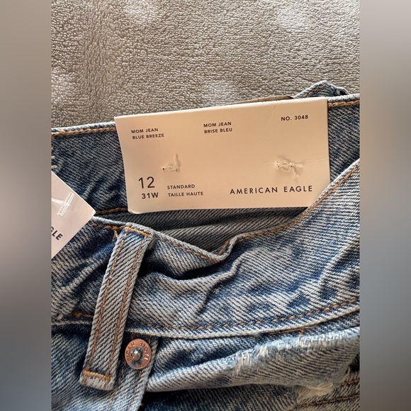 American Eagle Hi-Rise Mom Jeans - Picture 9 of 10